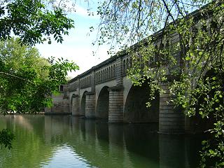 Brücke des Canal du Midi über den Orb in Béziers